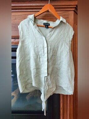 Cynthia Rowley Sleeveless Button-Front Linen Top in Light Sage
